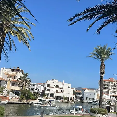 La Terrasse Vue Sur Canal Apartment *